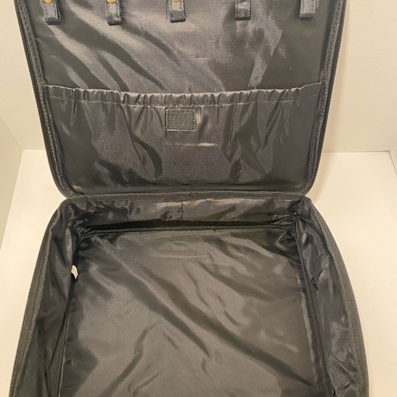 LG Accessory and Makeup Bags - Picture 7 of 9